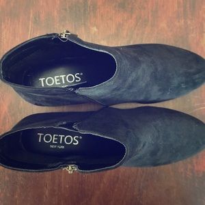 Toetos Black Faux Suede Ankle Booties. Never worn.
